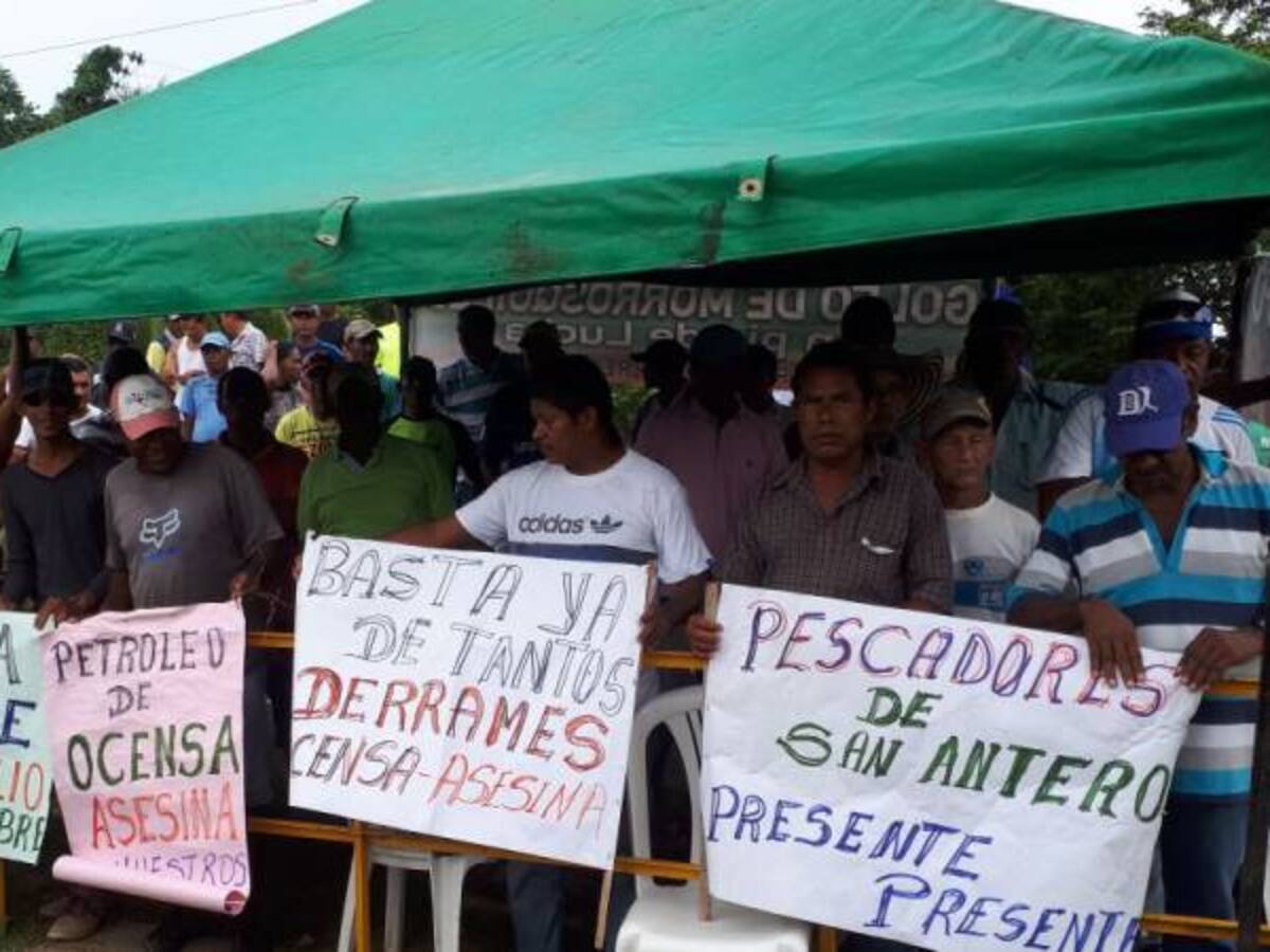 Protestan en Coveñas por daños dejados por derrame de crudo
