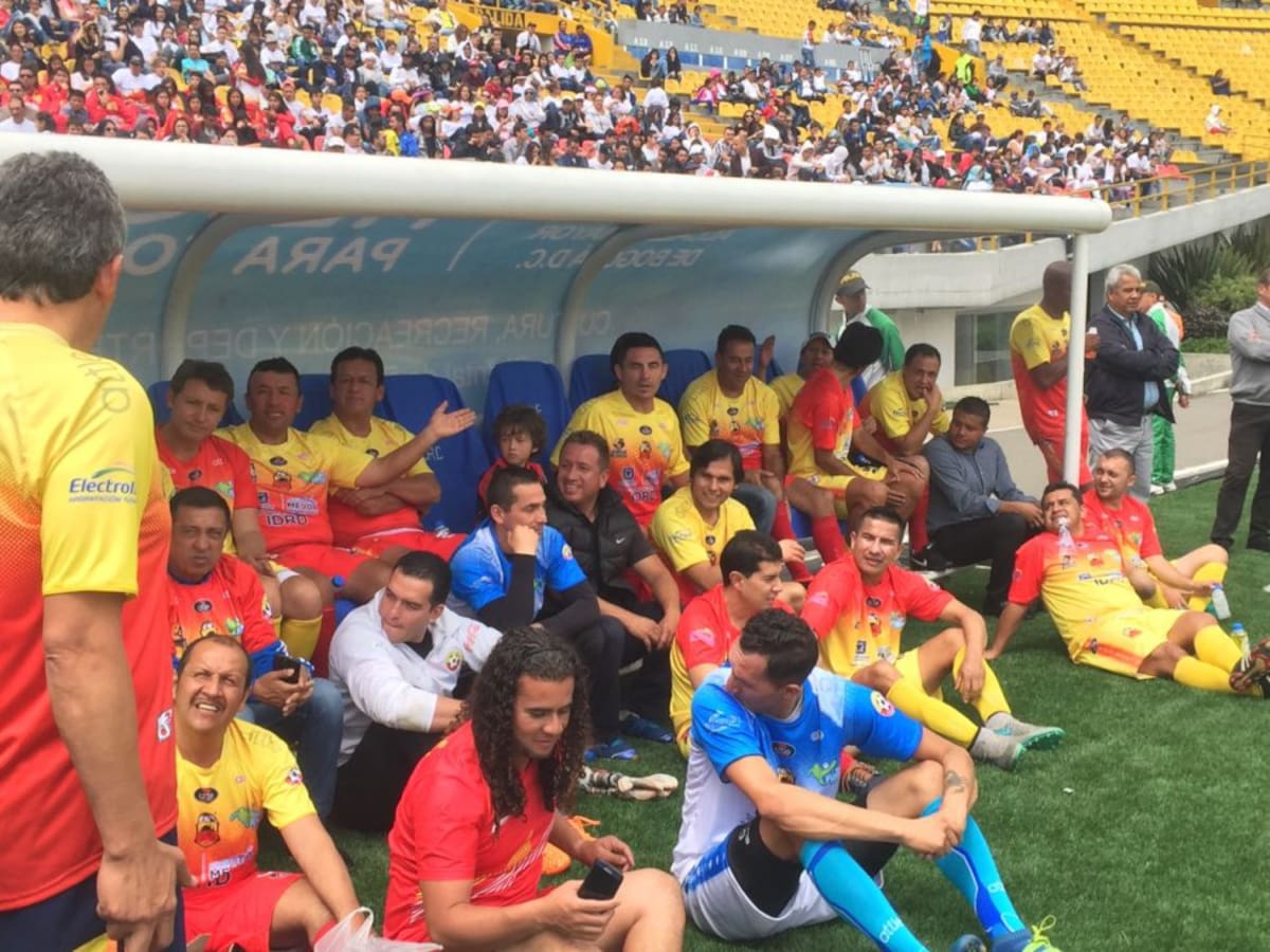 Bogotá cuenta con 5 equipos de futbol 3 en la A, Santa Fe, Millonarios FC y Equidad  y 2 en la B, Fortaleza y Bogotá FC.