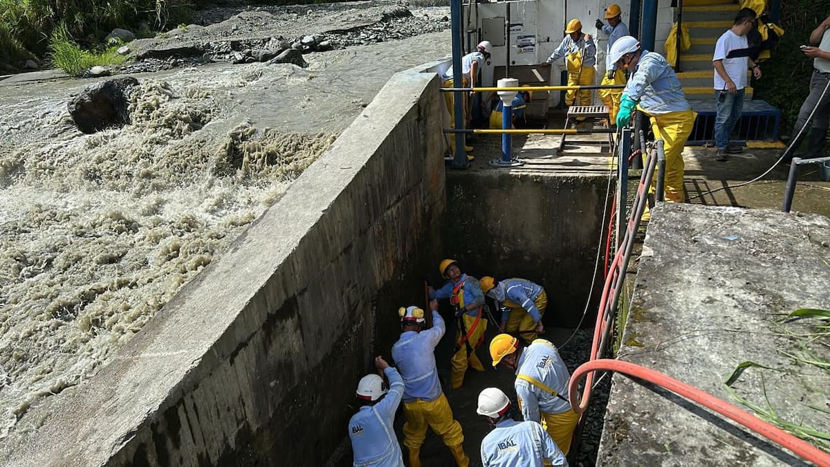 Avanzan maniobras para restablecer el servicio de agua en Ibagué