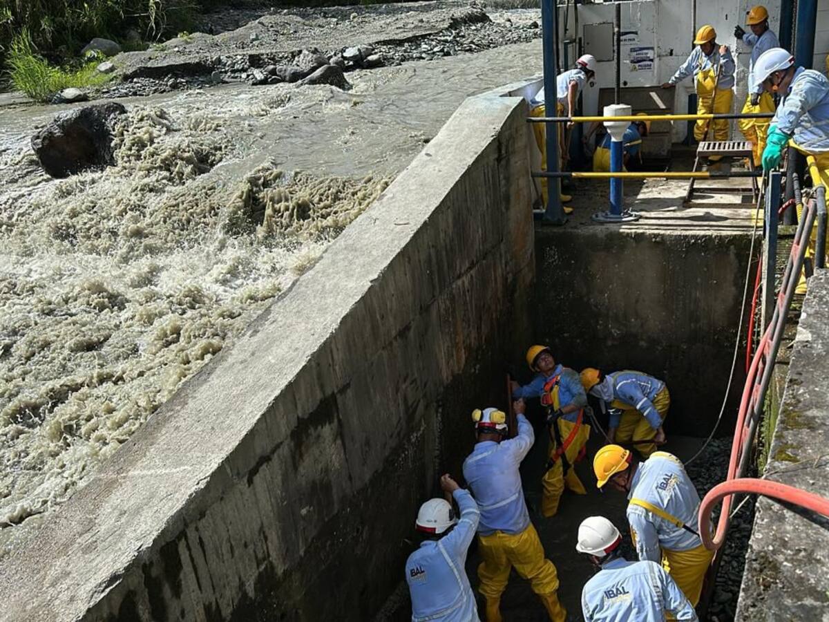 Avanzan maniobras para restablecer el servicio de agua en Ibagué