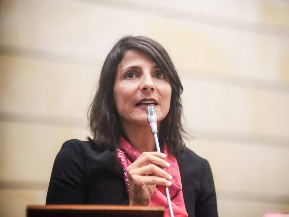 Irene Vélez renunció a su cargo como ministra de Minas y Energía