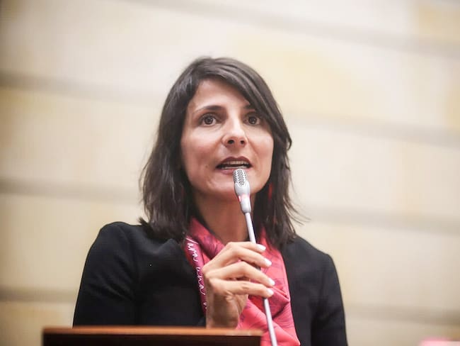 Irene Vélez renunció a su cargo como ministra de Minas y Energía