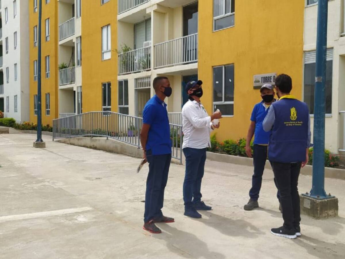 Revisan sistemas de transporte vertical en edificios de Cartagena