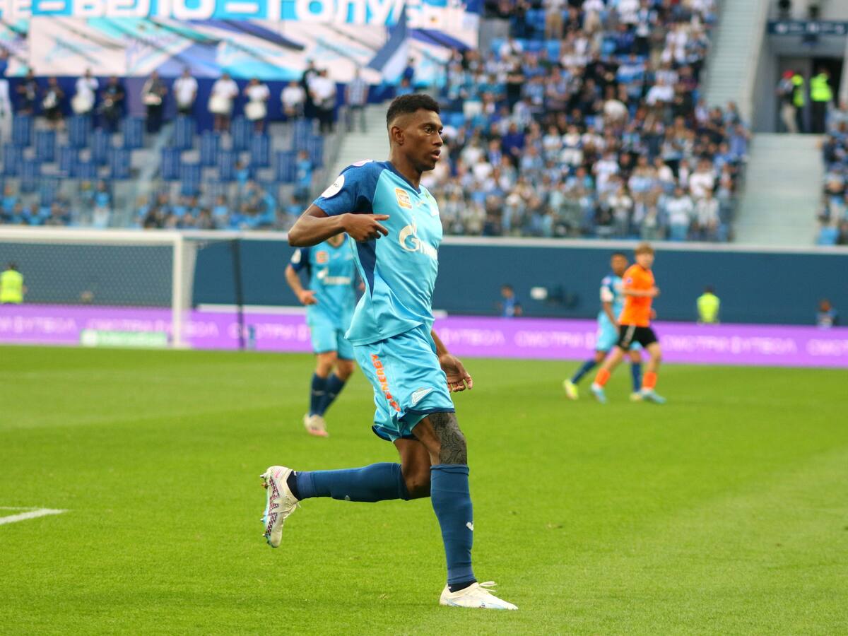 Video: Mateo Cassierra anotó extraño gol en la victoria del Zenit