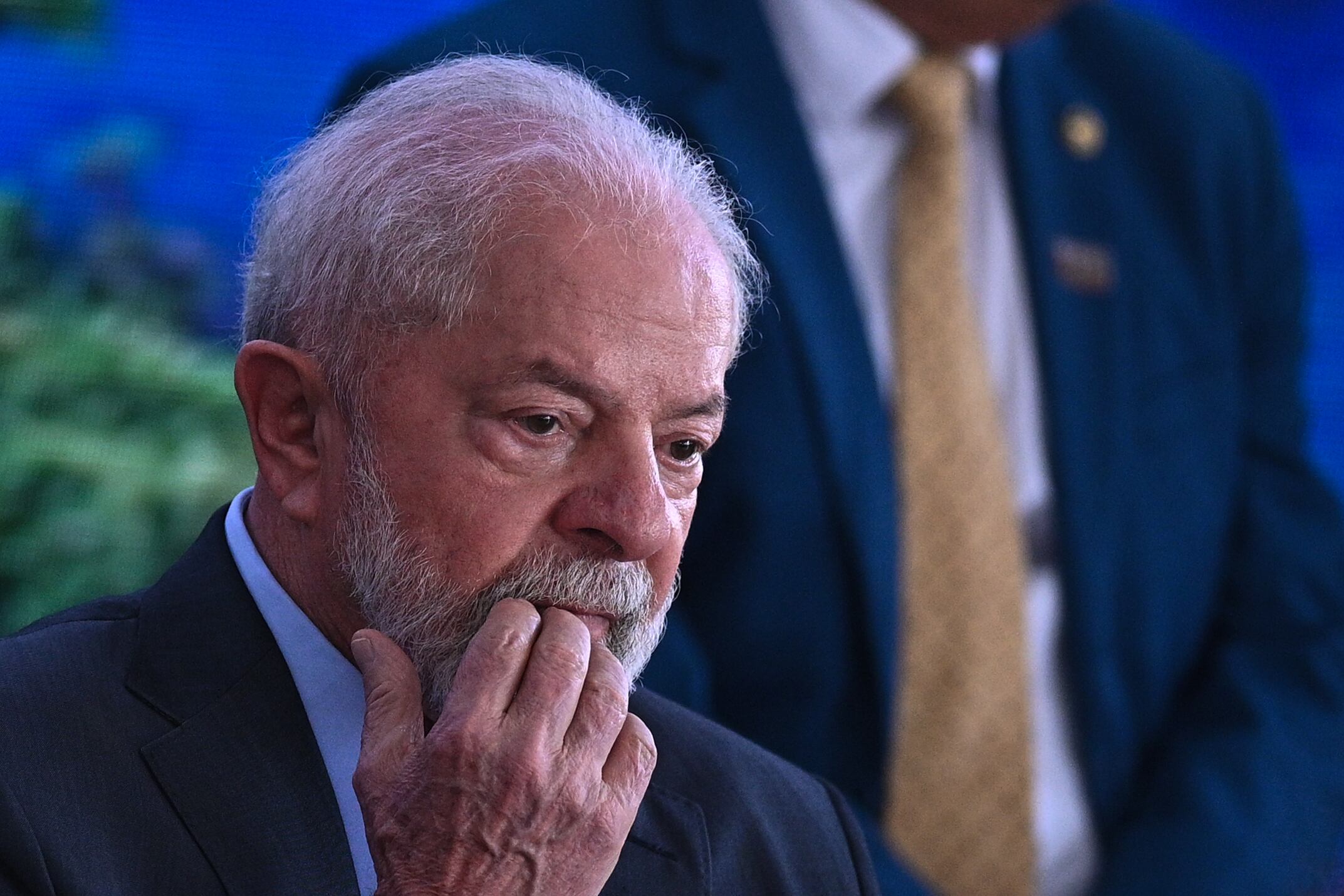 AME6849. BRASILIA (BRASIL), 05/09/2023.- El presidente de Brasil, Luiz Inácio Lula da Silva, participa hoy en un acto por el Día de la Amazonía, en el Palacio de Planalto en Brasilia (Brasil). Lula anunció este martes la creación de dos nuevos territorios indígenas y de dos nuevas y enormes reservas ambientales como parte de un conjunto de medidas para preservar la mayor selva tropical del mundo, en un acto en el que conmemoró el Día de la Amazonía. EFE/André Borges