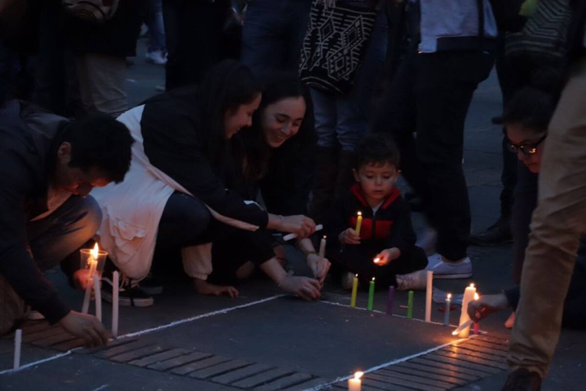 Personas de todas las edades participan en las diferentes ciudades del país de la manifestación en contra del asesinato de líderes sociales. En redes sociales millones de personas se unieron a la protesta con el #NosEstánMatando.