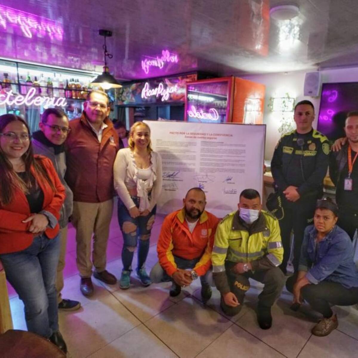 Bares de Bogotá deberán reforzar medidas de seguridad en diciembre