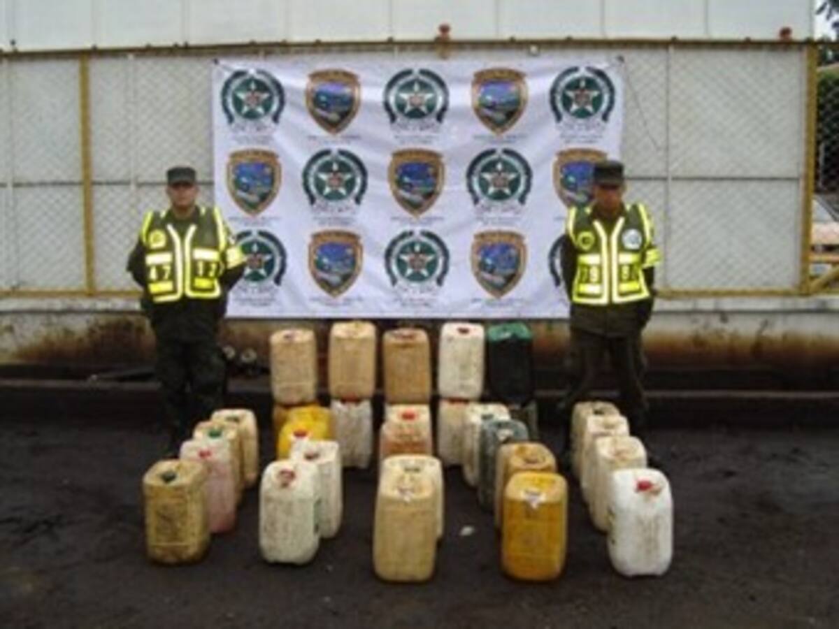 Delincuentes transportaban gasolina en un bus intermunicipal