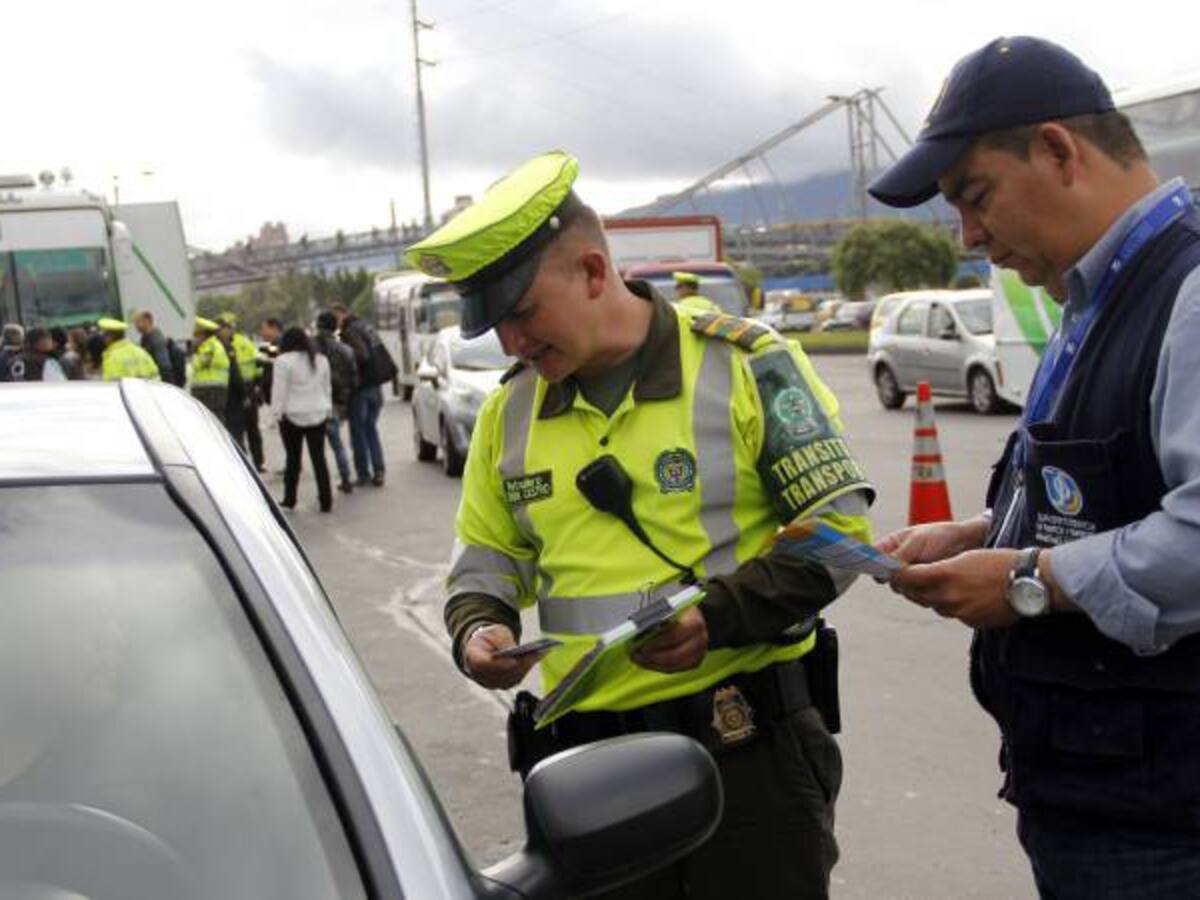 En Pereira ya van más 500 comparendos por uso de celulares al volante