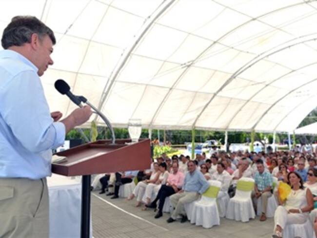 El presidente Juan Manuel Santos durante la inauguración de la Escuela Tecnológica de Neiva. Foto: Presidencia.