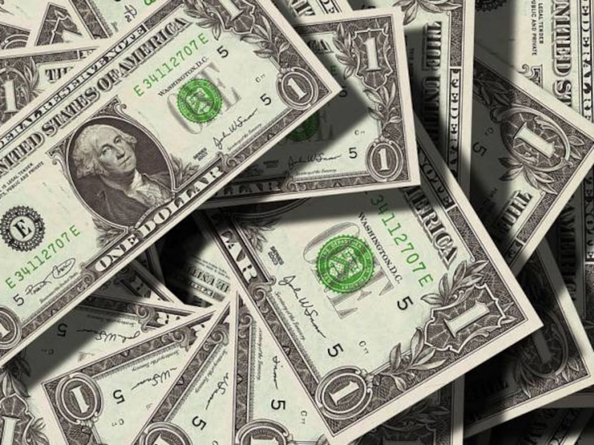 El dólar perdió otros $23 en los mercados de Colombia