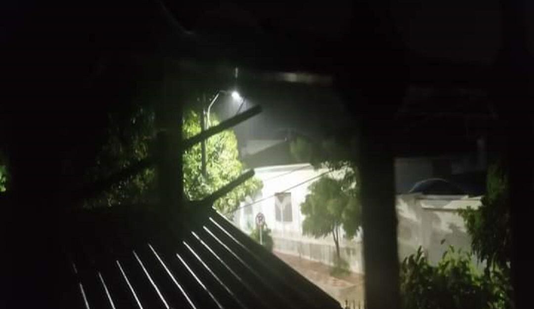 Una de las casas afectadas por los fuertes vientos.