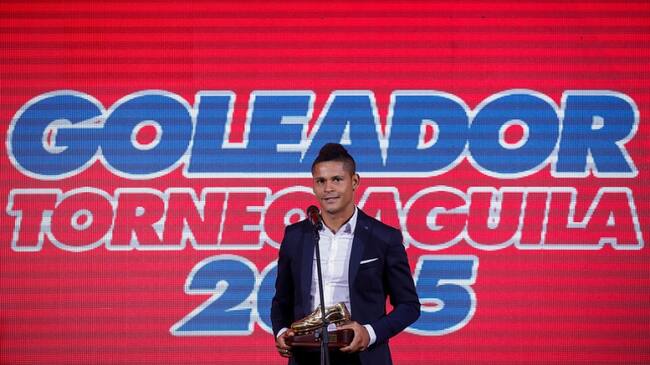 Ayron del Valle fue el goleador del Torneo Águila 2015