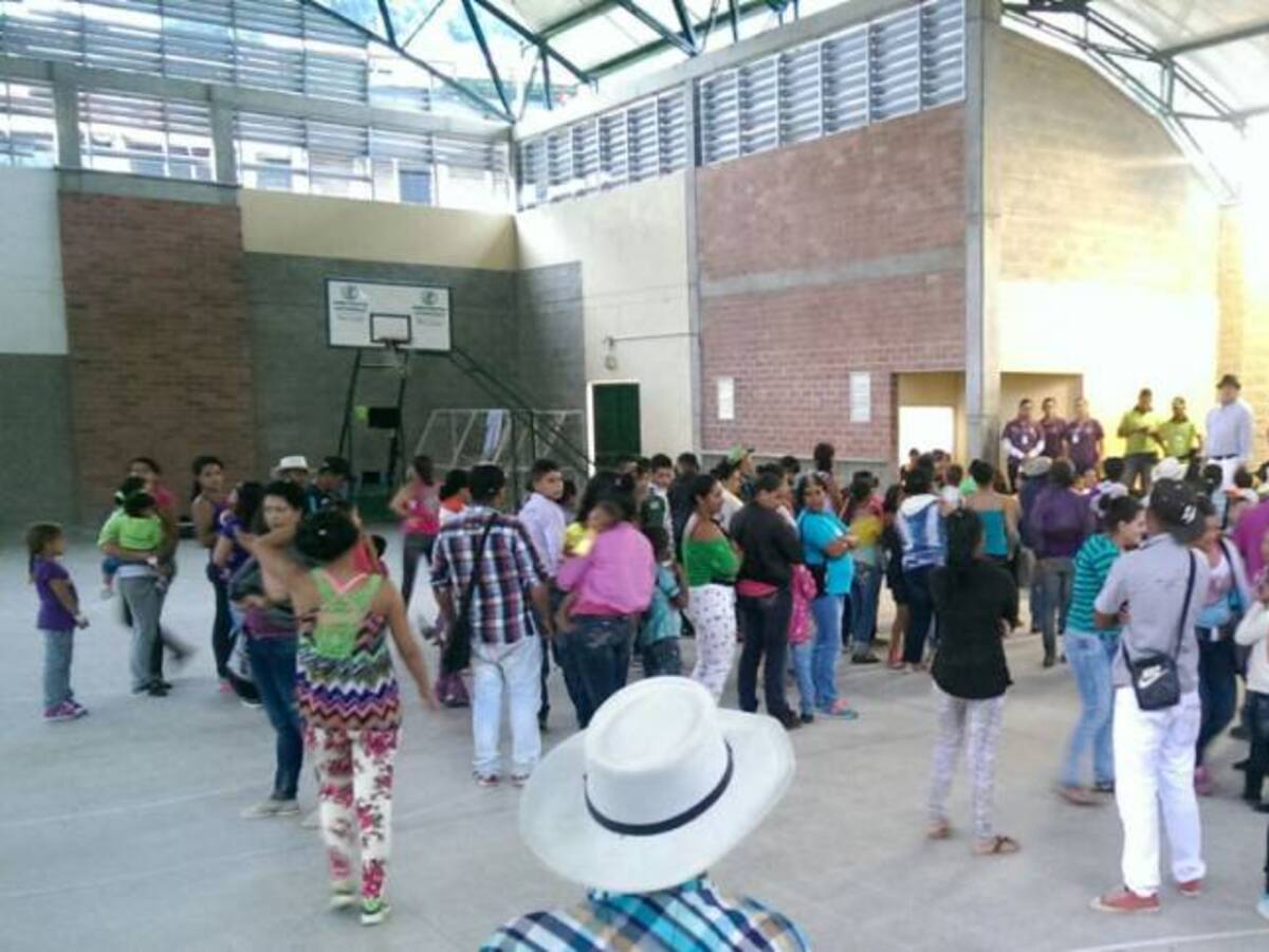 Campesinos en coliseo de Ituango no se dejarán desalojar