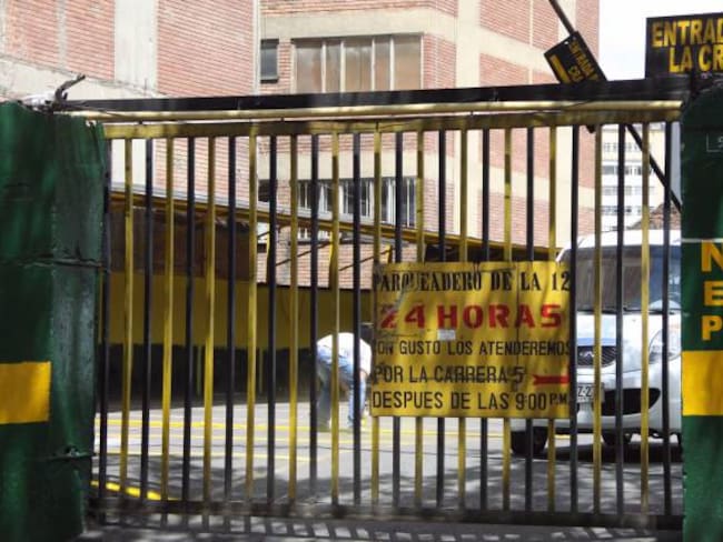 Concejal denuncia cobros excesivos en parqueaderos de Bogotá