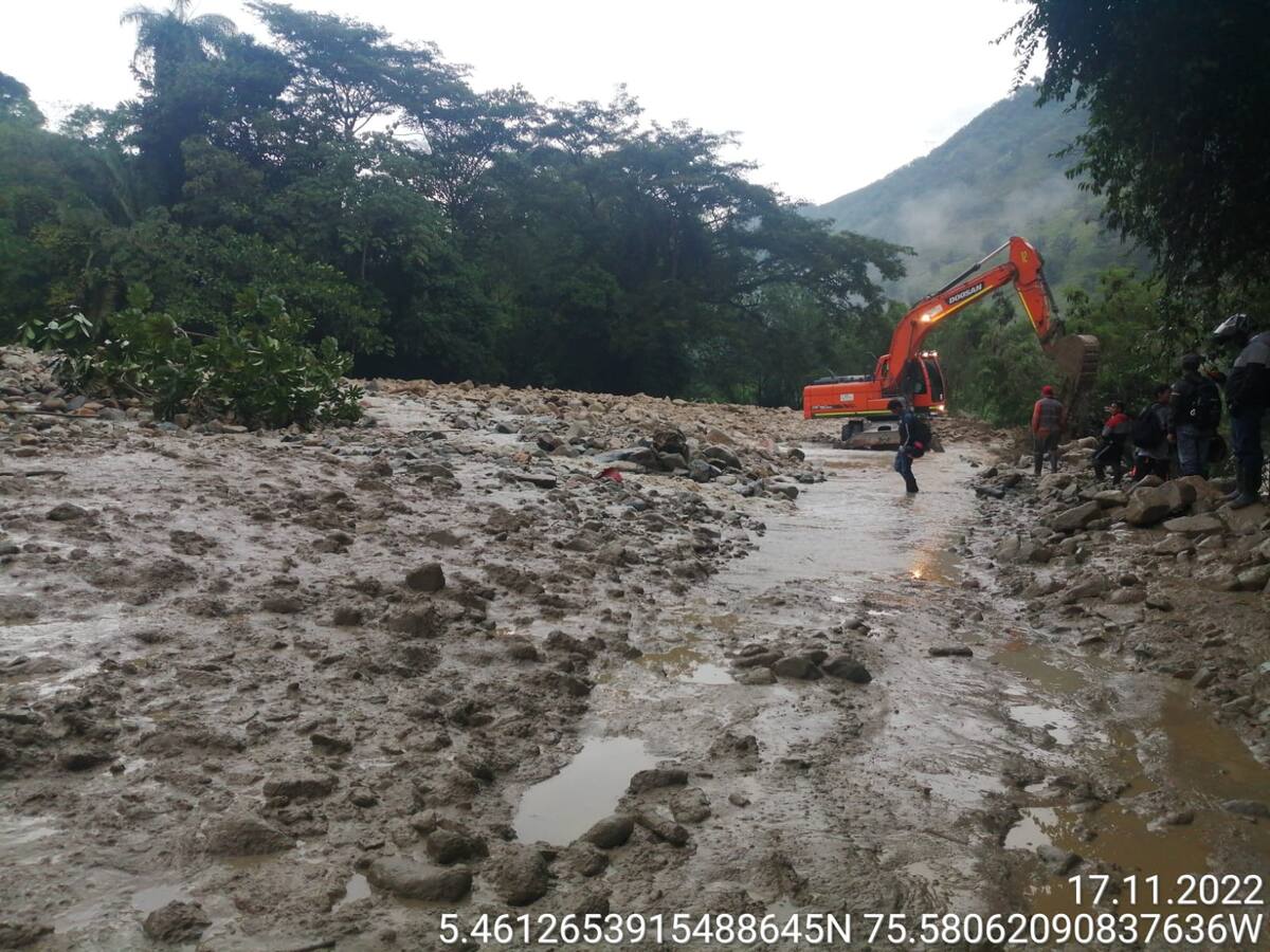 Cierre total en la vía Manizales - Medellín por derrumbe registrado en la zona