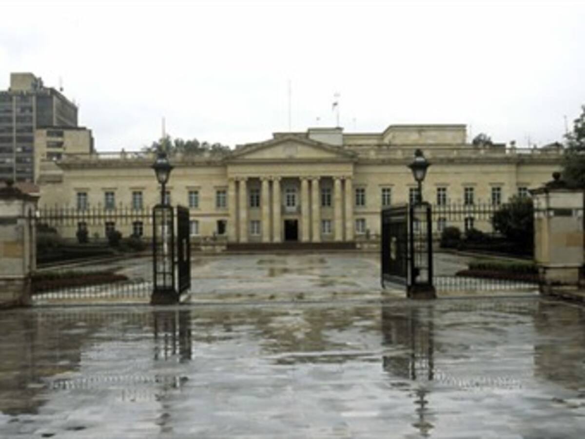 EXCLUSIVO CARACOL. Ex secretaria Privada de Uribe y Edmundo del Castillo manejaron la carta que envió Moralesrussi