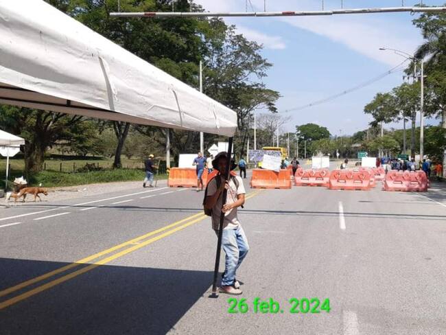 Bloqueo vía Medellín - La Pintada. Foto: cortesía.