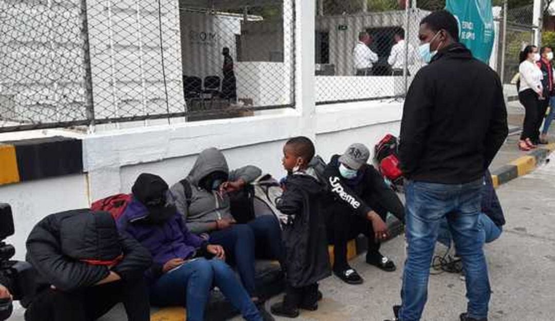 Flota Madgalena, Expreso Palmira, Expreso Trejos, Bolivariano y Arauca, son las empreas autorizadas con un cupo de 60 díarios de haitianos.