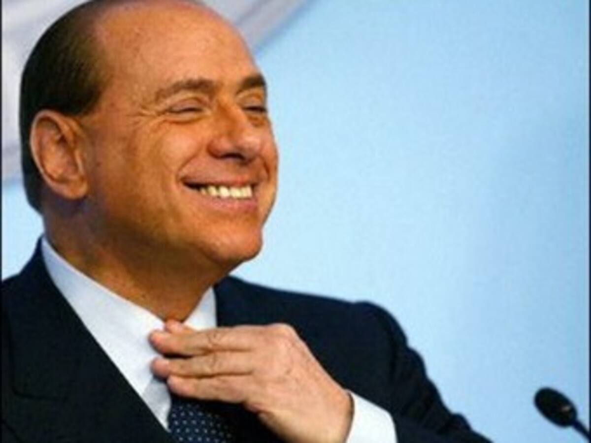 Otra joven afirma que cobró por ir a las fiestas de Berlusconi en Cerdeña