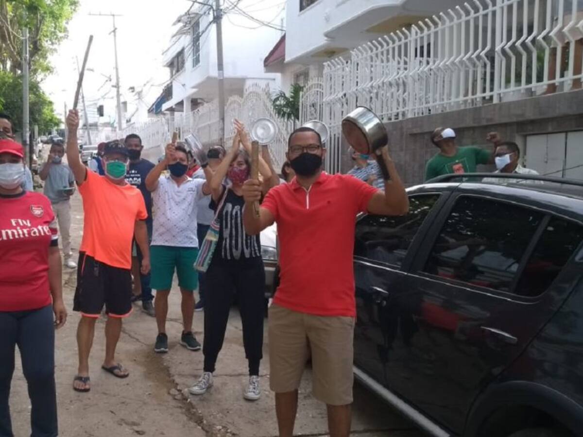 Vecinos de El Golf en Cartagena realizan cacerolazo por una construcción