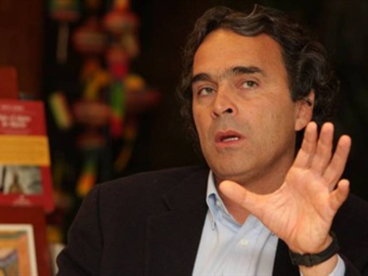 Era justo y necesario inclusión de víctimas en proceso de paz: Fajardo