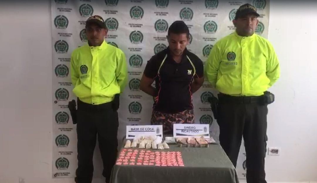La Policía capturó a tres hombres y dos mujeres en dos viviendas en donde encontraron dosis de coca, marihuana y bazuco