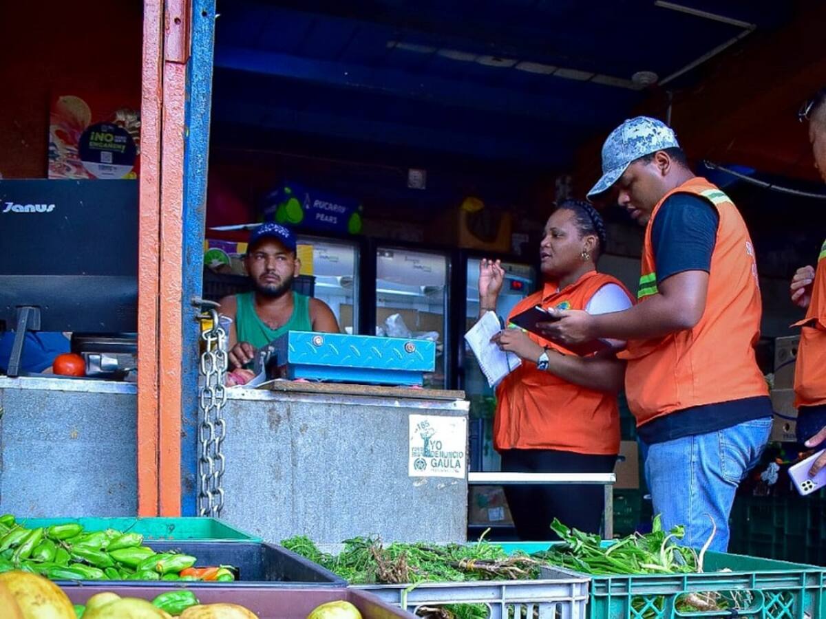 Alcaldía de Cartagena realiza caracterización de 1.600 locales en el mercado de Bazurto