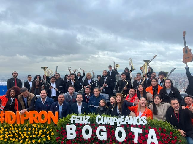 Serenata desde las alturas: Jóvenes del IDIPRON le cantaron el cumpleaños a Bogotá