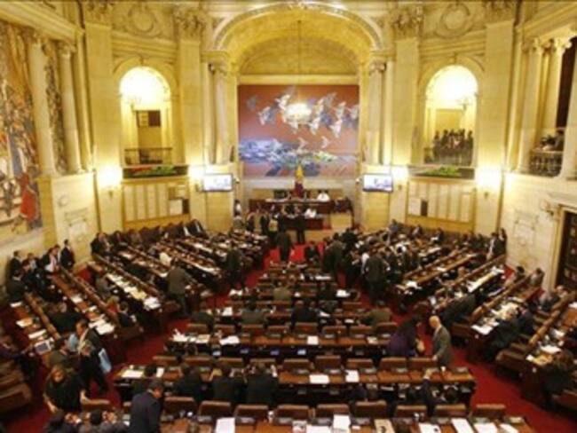 Senado aprueba en último debate el marco legal para la paz