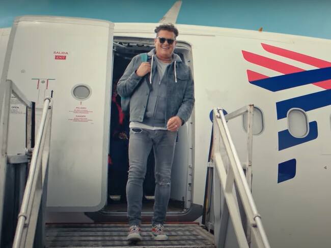 Así es ‘Volamos por ti’, campaña de LATAM Airlines con Carlos Vives como protagonista
