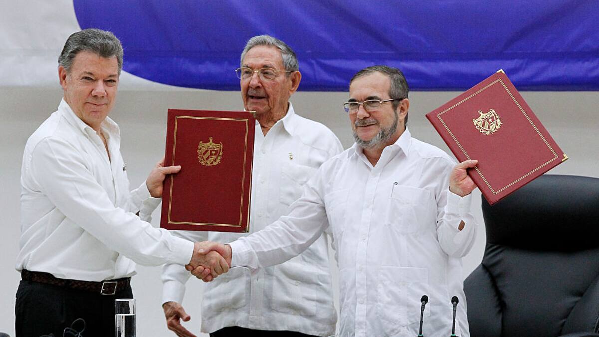Centro Democrático promueve ‘firmatón’ contra Acuerdo de paz con Farc: convocan a protesta pacífica