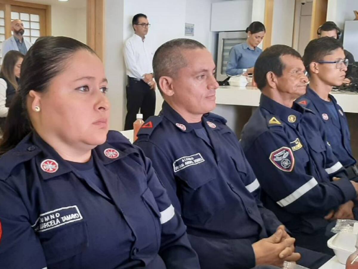 Bomberos del Eje Cafetero terminarán sus estudios con apoyo de Efigas