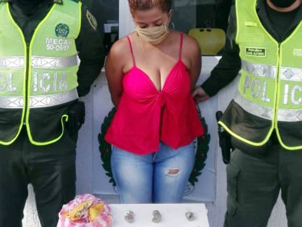 En empanadas y arepas de huevo, mujer en Cartagena escondía marihuana