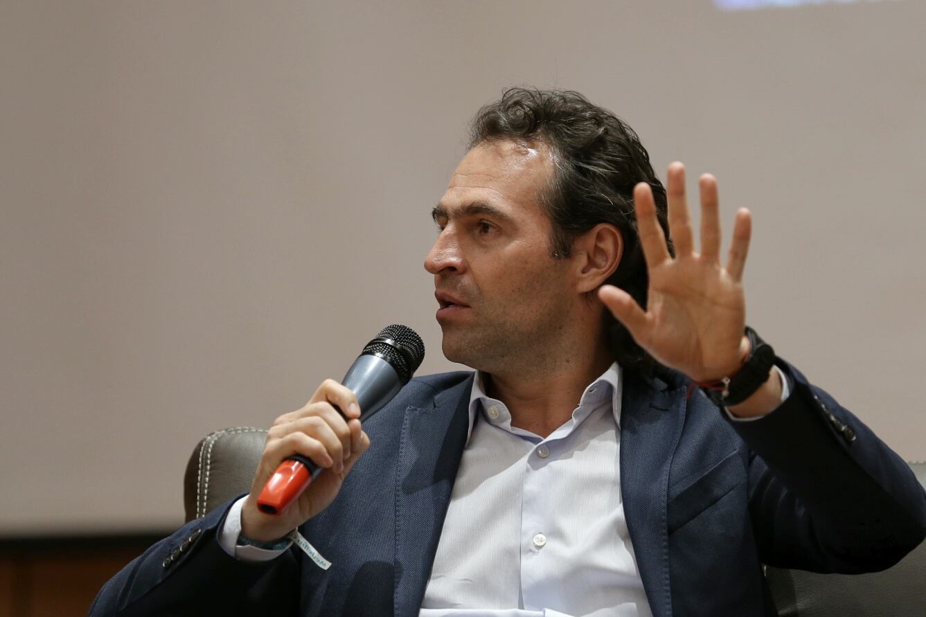 Bogotá, 22 de agosto de 2017. En la sede de la Procuraduría general, se dio la audiencia "La violencia en el fútbol no aguanta" para discutir el tema de la violencia en el fútbol nacional. En la foto: Federico Gutiérrez, alcalde de Medellín. (Colprensa - Sofía Toscano)