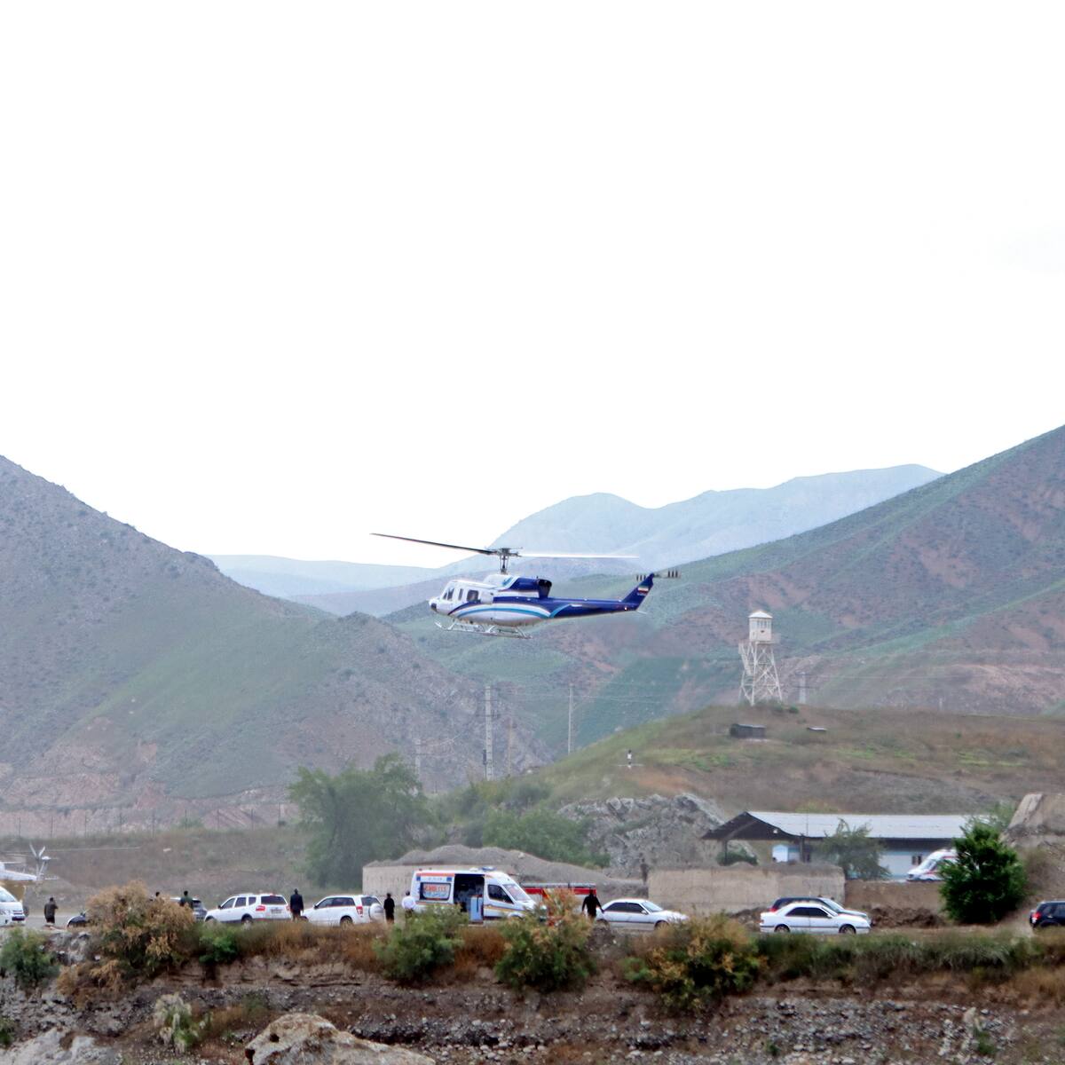 Contactan con pasajeros del helicóptero desaparecido en el que viabaja el presidente iraní