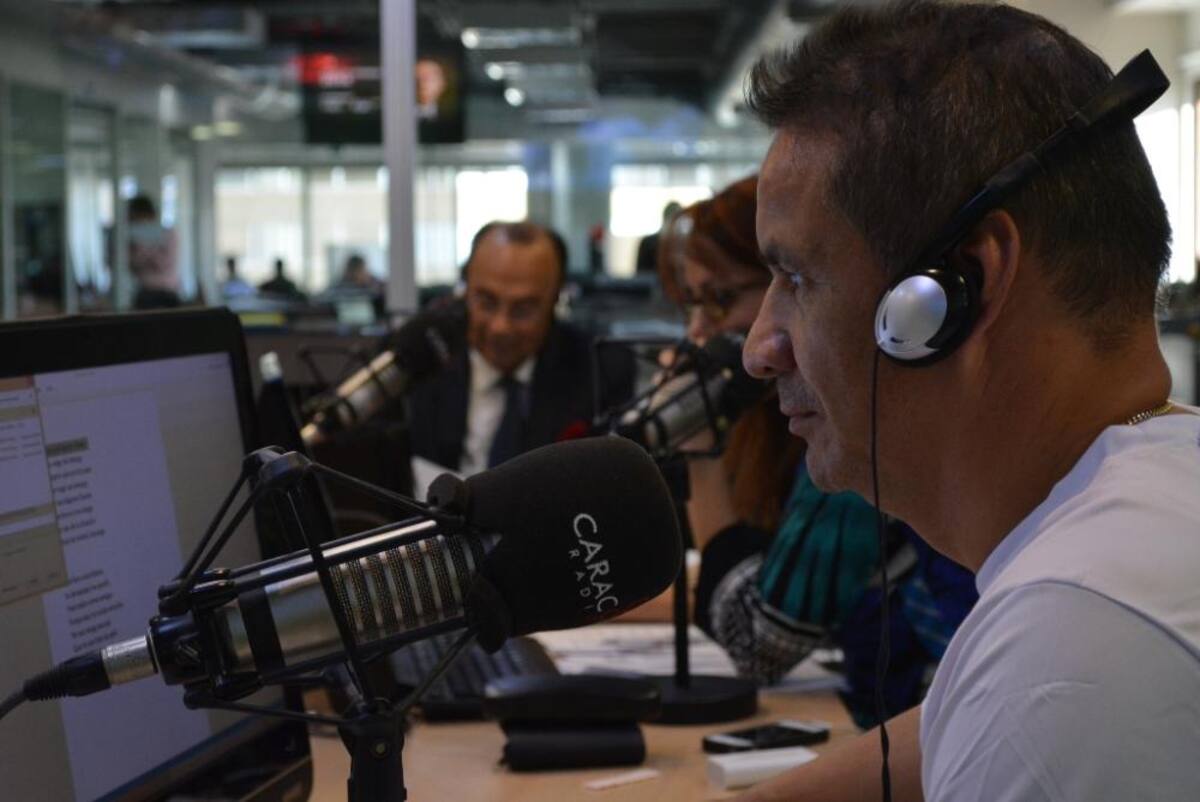 El ídolo de la radio se despide de La Luciérnaga pero continúa con sus comentarios deportivos en El Pulso del Fútbol. #GraciasPelaez