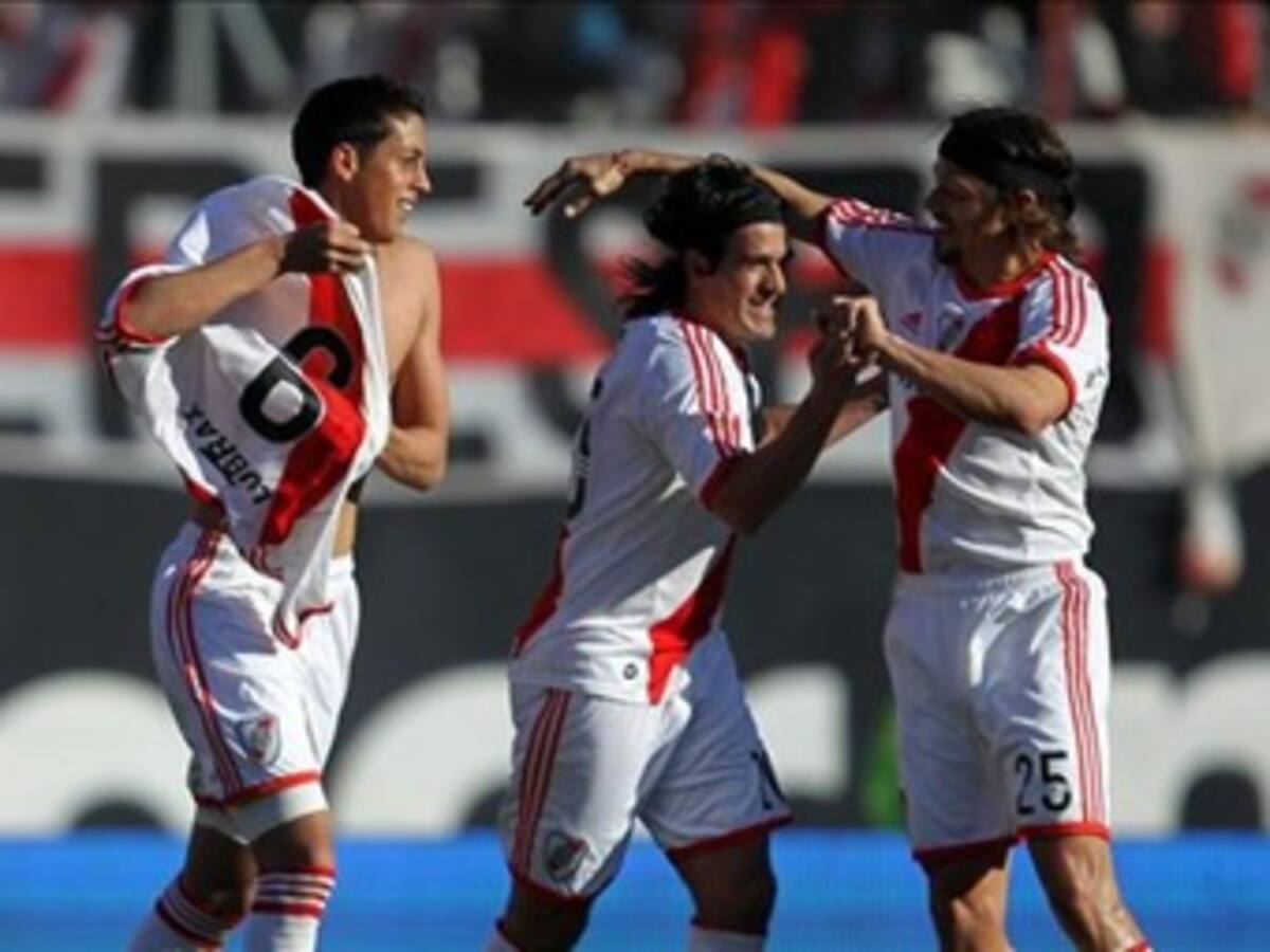 River Plate venció a Huracán y se trepó al liderado en Argentina