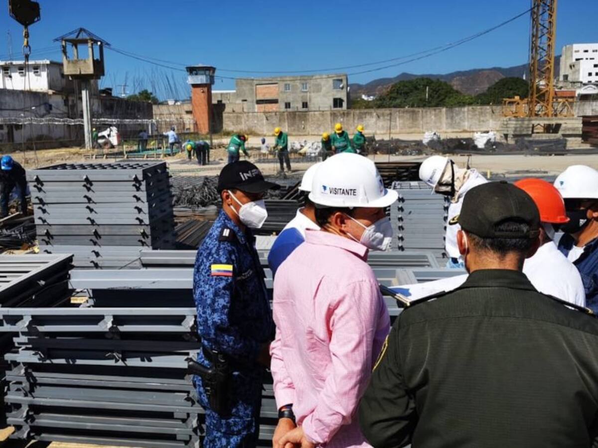 Minjusticia y director del Inpec supervisan obras de nueva cárcel