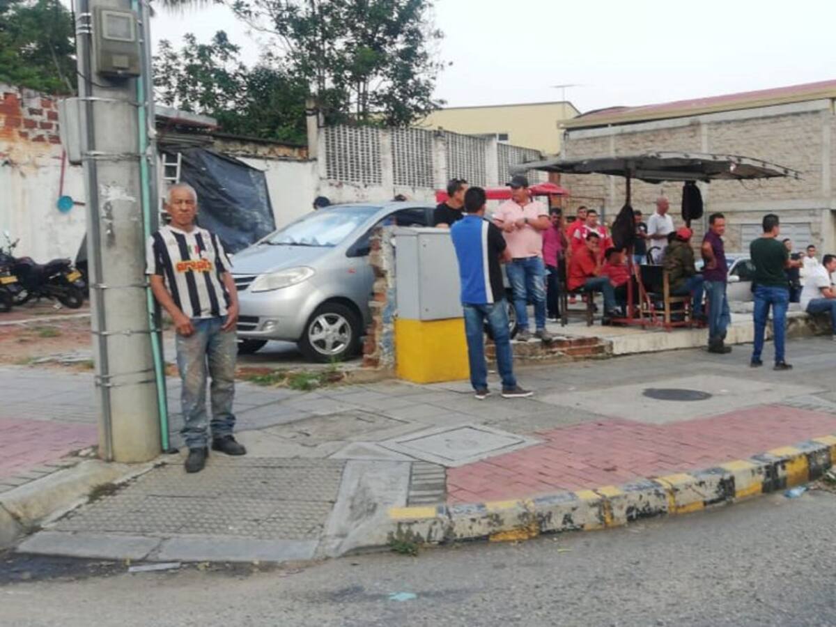 VIDEO: Protestan contra el pico y placa ambiental
