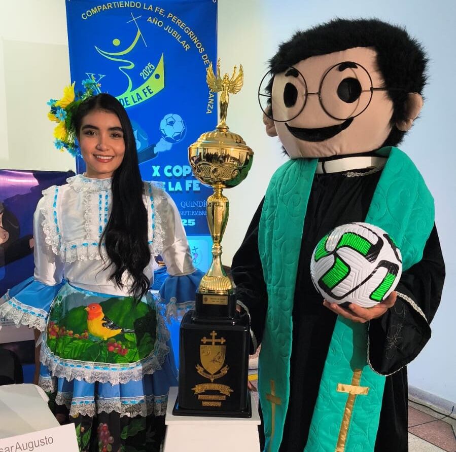 El Quindío será epicentro de la Copa de la Fe en el mes de septiembre. los curas dejan la sotana por el uniforme- Foto: Cortesía Padre César Ladino