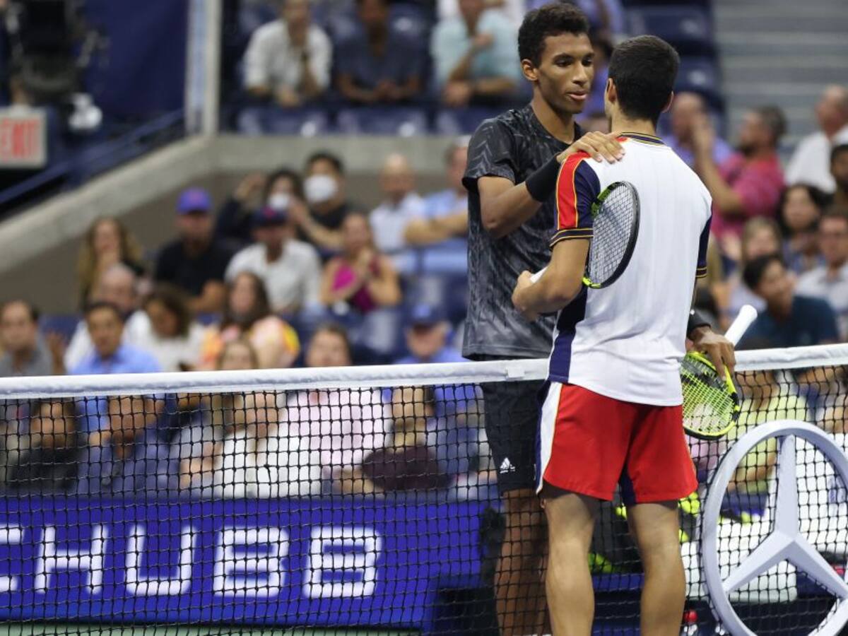 La sorpresa Alcaraz abandona por lesión y Auger-Aliassime es semifinalista