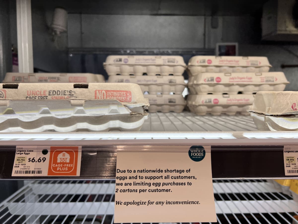 Por altos precios, EE.UU. advierte sobre contrabando de huevos en la frontera sur