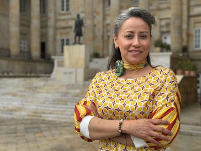 Senadoras proponen ley que regule letras de canciones y sancione a cantantes que no cumplan