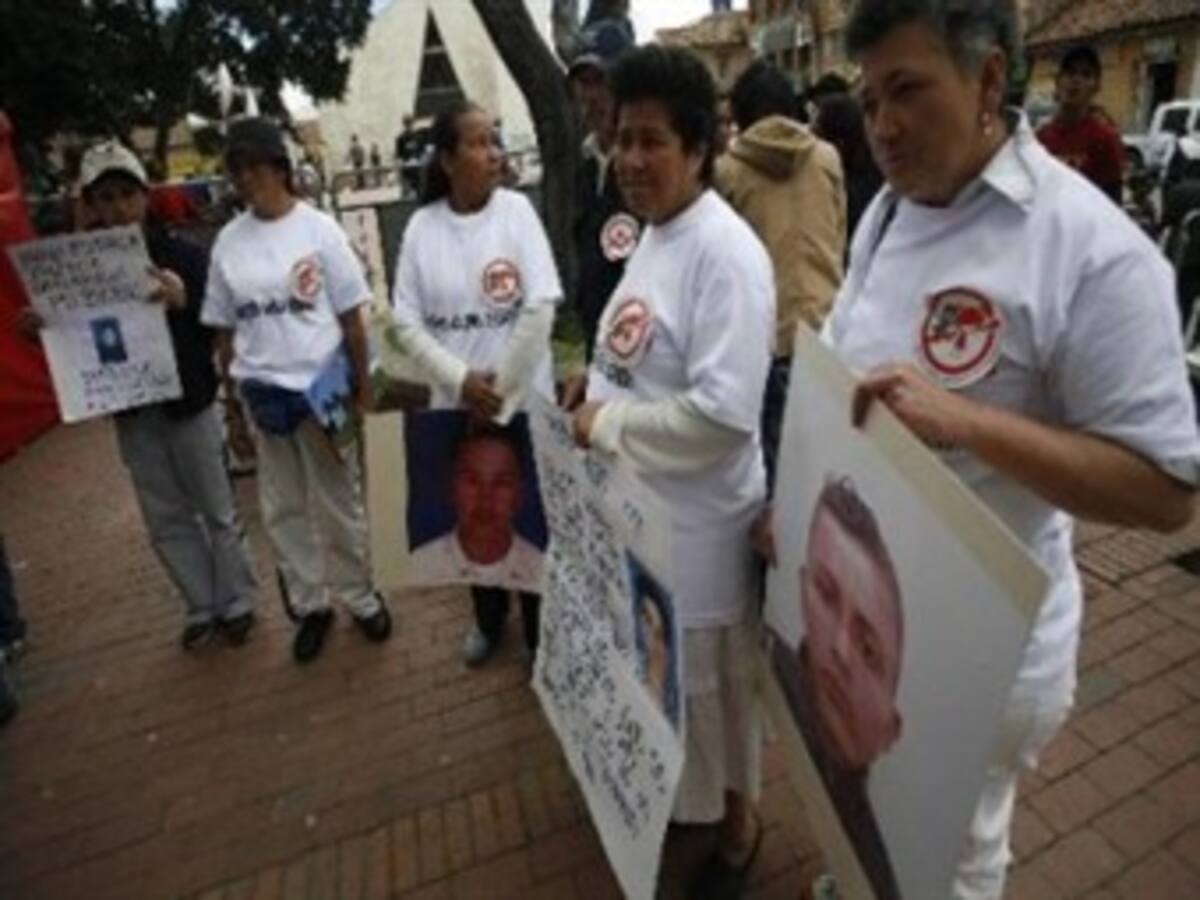 Madres víctimas de falsos positivos piden justicia por sus hijos en marcha por la paz