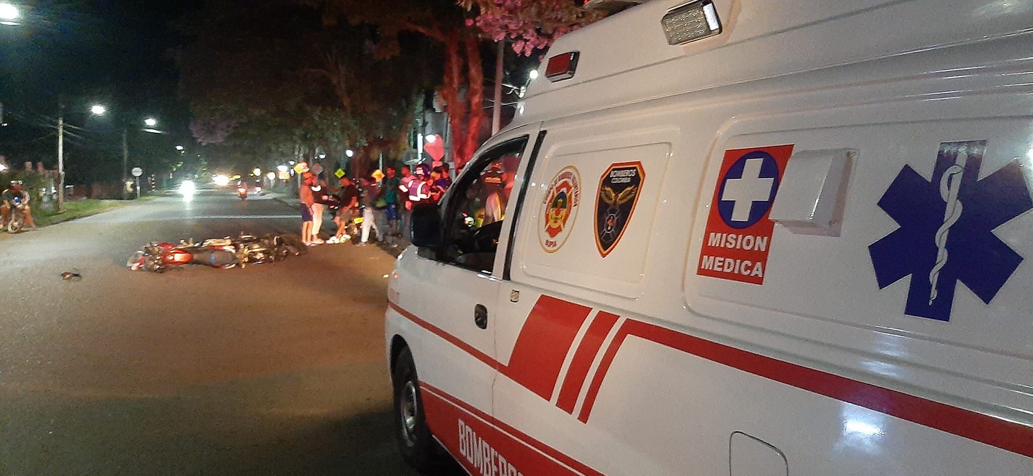 Choque de dos motociclistas sobre la vía troncal en Supía, Caldas. Foto: Cuerpo de Bomberos Voluntarios de Supía.