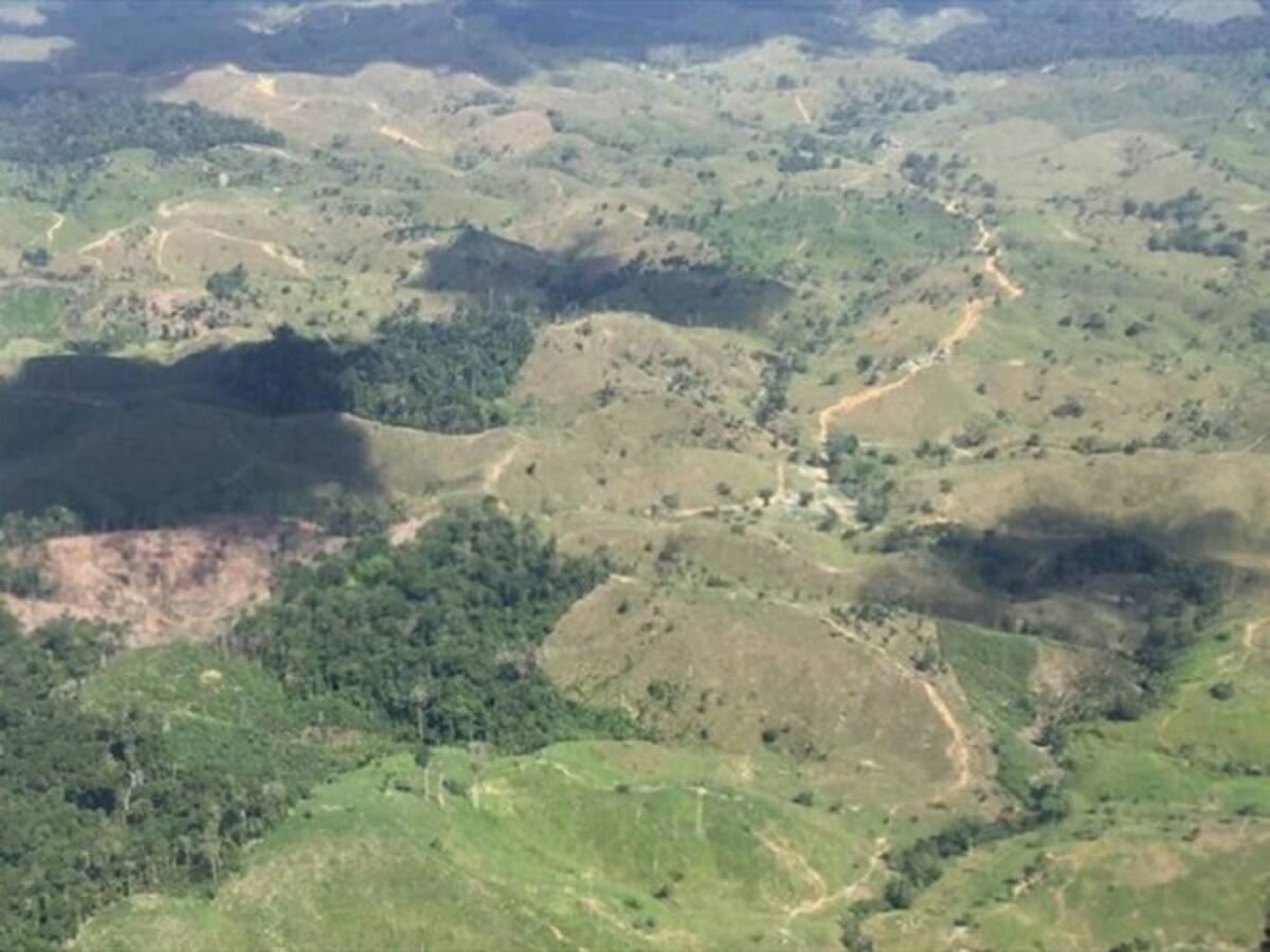Segovia: las AGC estarían utilizando vehículos de campesinos para movilizar heridos