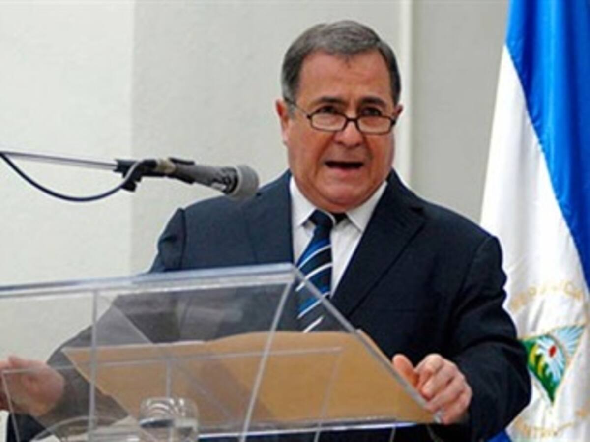 Nicaragua considera "irrelevante" disputa con Costa Rica