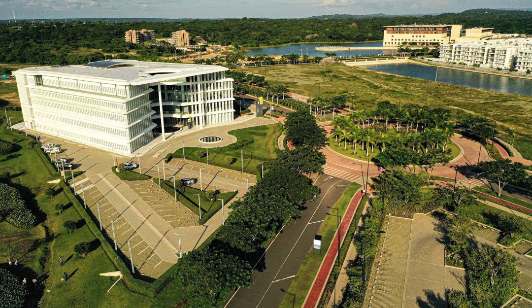 1.363 apartamentos ya han sido entregados, habitando actualmente 2.593 personas en la denominada Ciudad Soñada