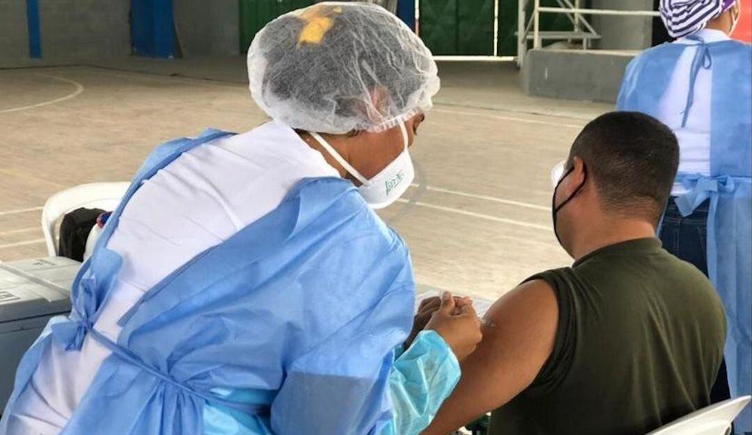 Inicia vacunación a personas de 40 años contra el Covid-19